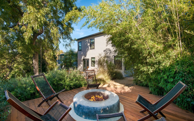 Silver Screen by Avantstay Luxe Backyard Escape