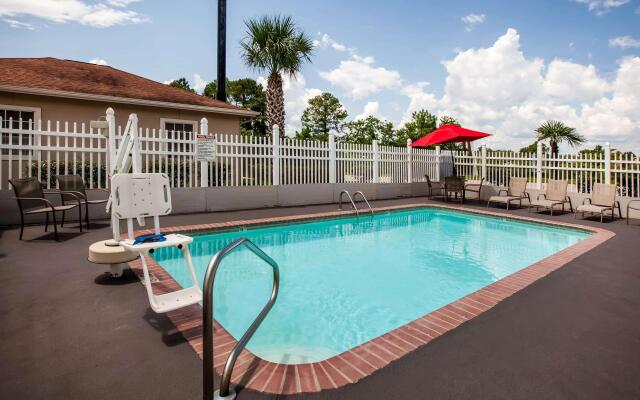 Days Inn by Wyndham Sulphur LA