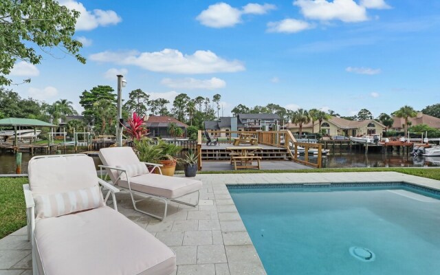 Pablo Waterfront - Private Dock & Salt Water Pool