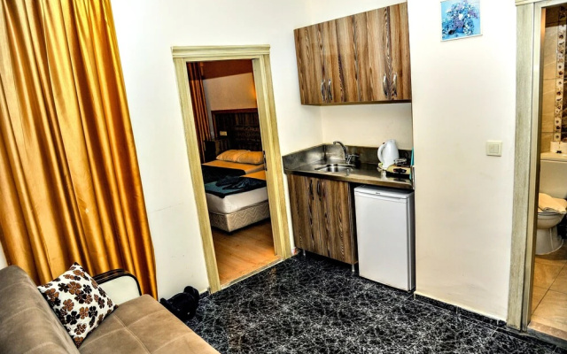 Beach Front Apartment Close to Centre of Side With all you Desire Sleeps up to 4