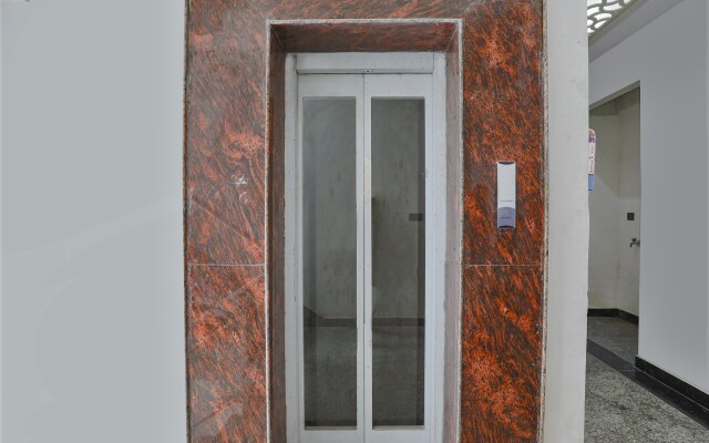 FabHotel F9 Noida Sector 56