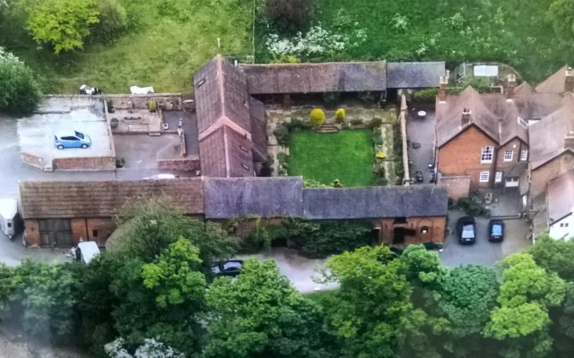 4-Star Self-Catering at Boningale Manor