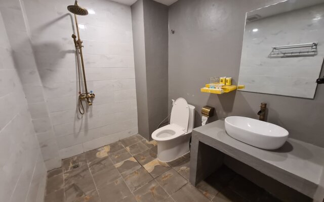 Lisha Grand Hotel