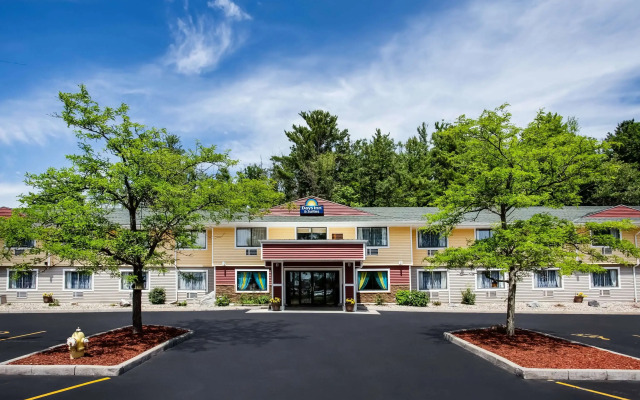 Days Inn & Suites by Wyndham Stevens Point