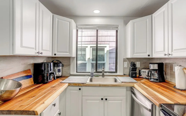 Family-friendly Seattle Home in Green Lake!