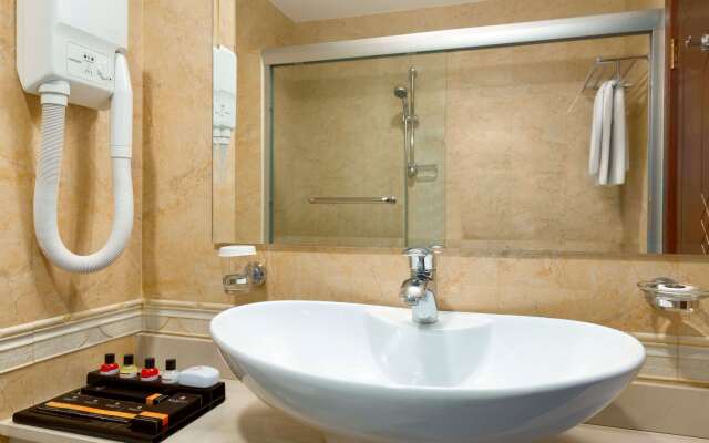 Ramada Plaza By Wyndham Gence