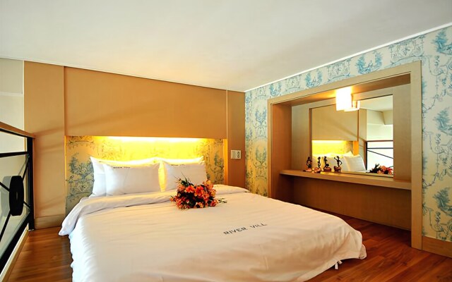 Gapyeong Riverville Pension