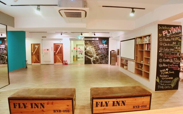 Flyinn Hostel