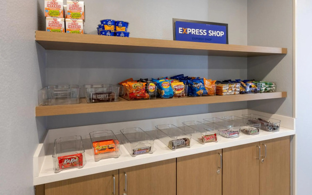 Holiday Inn Express & Suites Englewood Denver South by IHG