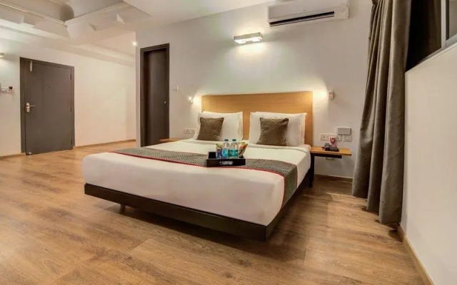 OYO Townhouse 021 Bombay Exhibition Centre