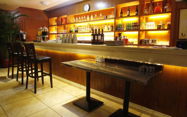 Clayton Hotel