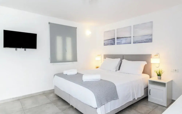 Eleven Keys Mykonos Suites