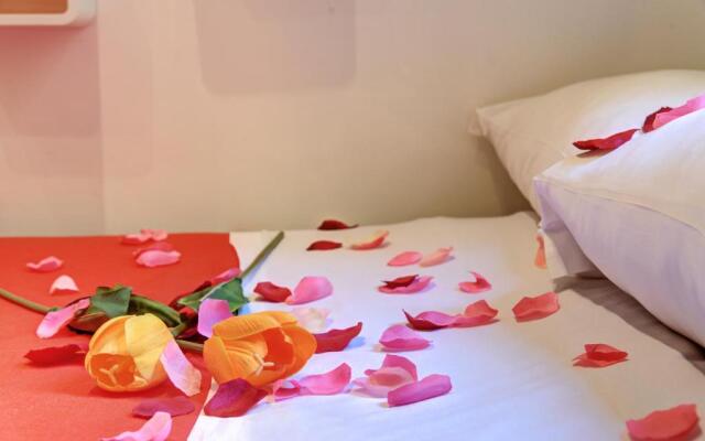 Ad Hoc Guesthouse