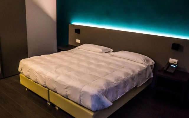 Venice Terminal Apartments & Suites
