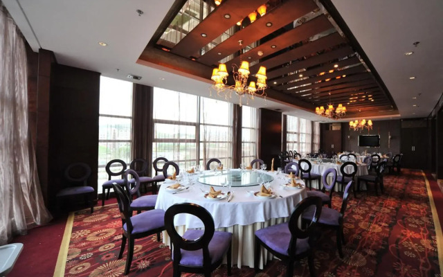 S&N Dalian Hotel