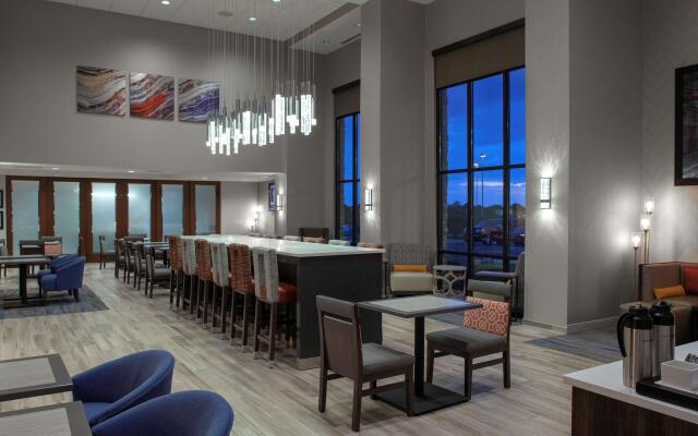 Hampton Inn & Suites Chicago-Burr Ridge