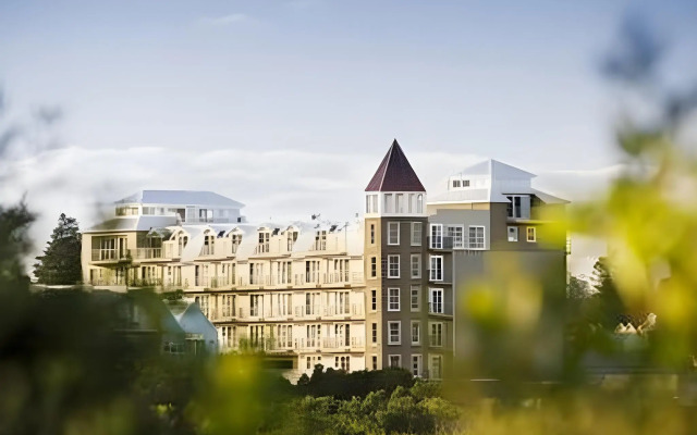 Deep Blue Hotel & Hot Springs