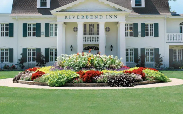 Riverbend Inn and Vineyard