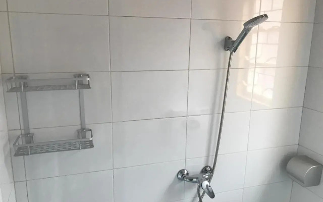 No. 6 Cuobian Hostel