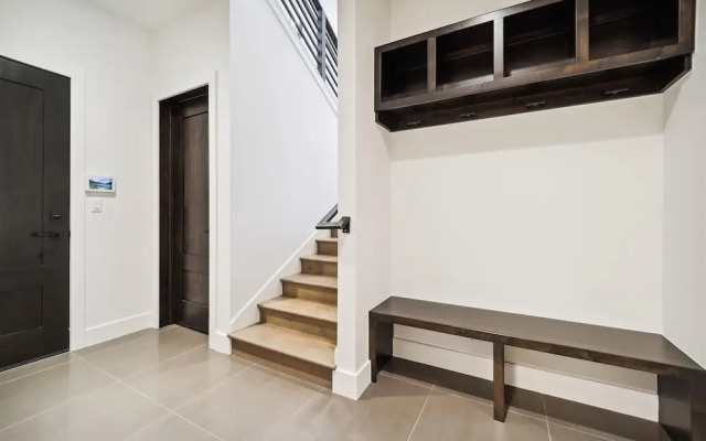 Outside The Bubble 4 Bedroom Home