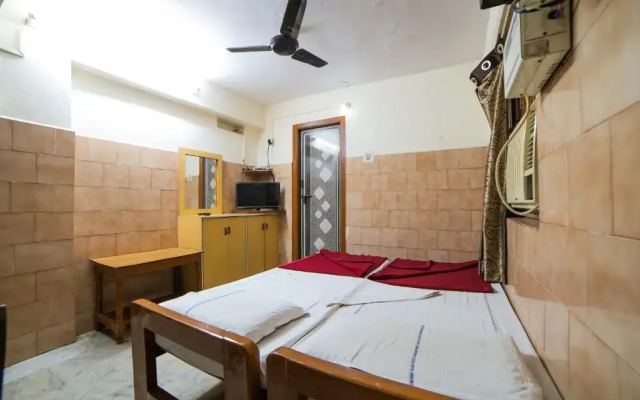 Sree Radha Lodge by OYO Rooms