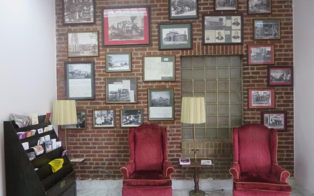 Urbana Landmark Hotel