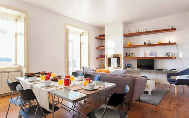 JOIVY Marvelous 3-bed home w/astonishing view&terrace, nearby St George Castle