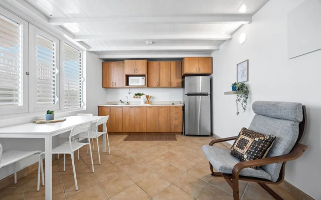 Golf Course Access Balcony Infinity Pool