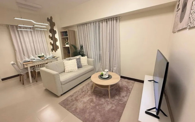 Cozy Modern Apartment Condo Unit
