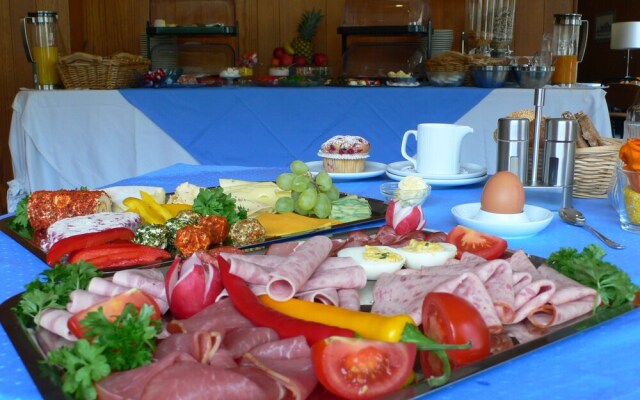 Hotel Meran Hallenbad & Sauna