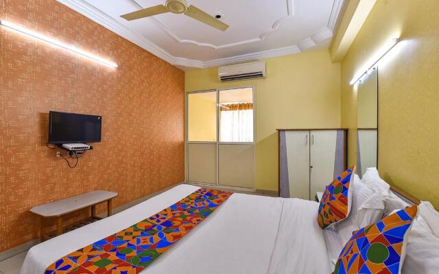 Fabexpress Vibrant Residency