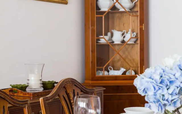 2-bed 2-bath Next to Park Lane