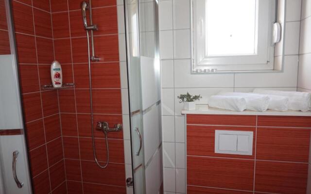 Tomena apartments