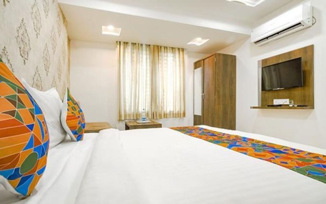 Fabhotel Ten Eleven
