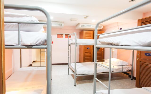 Hostel 8 Sukhumvit Nana Bangkok