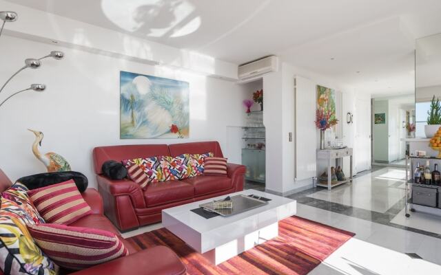 Elegant Apartment in Nice With Swimming Pool