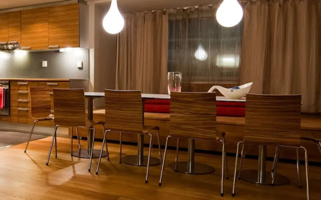 Levi Suites Unna Mànnu
