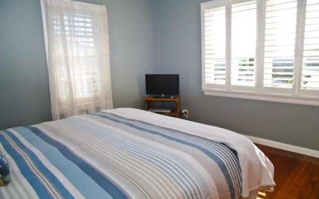 Awesome View, 4 View Street