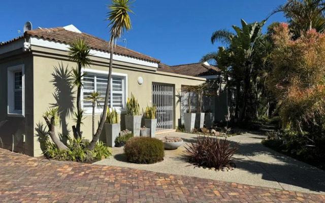 Plett57 - Self Catering - Room No1