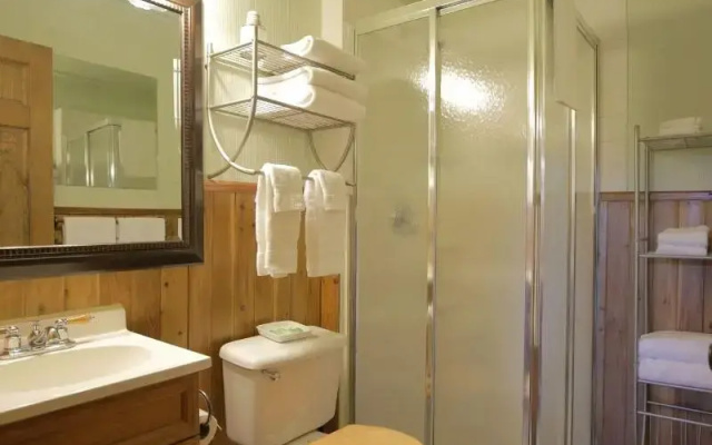 Jewel Lake Bed and Breakfast