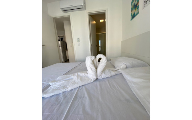 Muro Alto Condominio Club - By AF