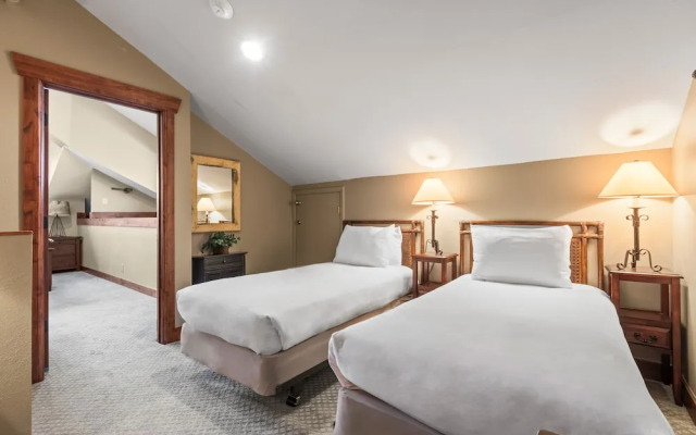 Snow Flower 123 3 Bedroom Condo