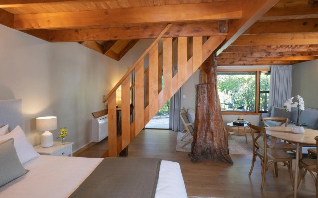Awaroa Lodge