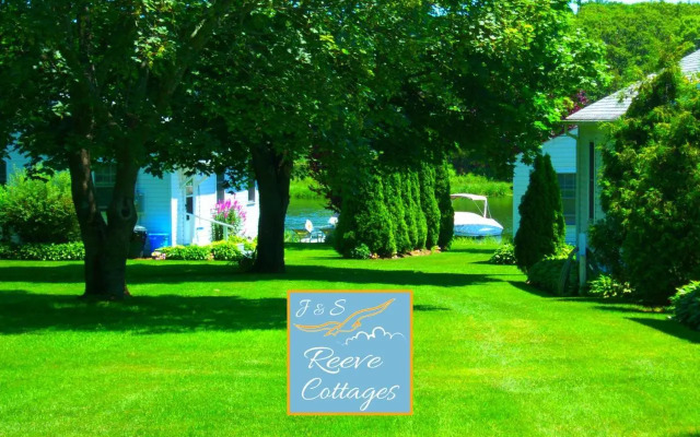 Premier Waterfront Cottage 2
