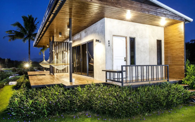White Knot Khao Yai