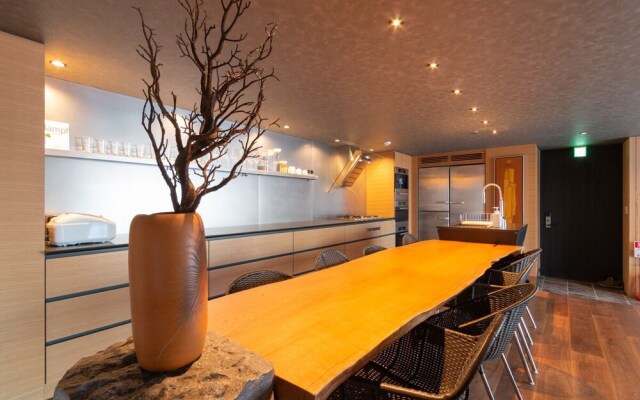 Hideaway on Escarpment by H2 Life