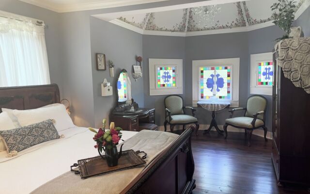 Benefield House Bed & Breakfast