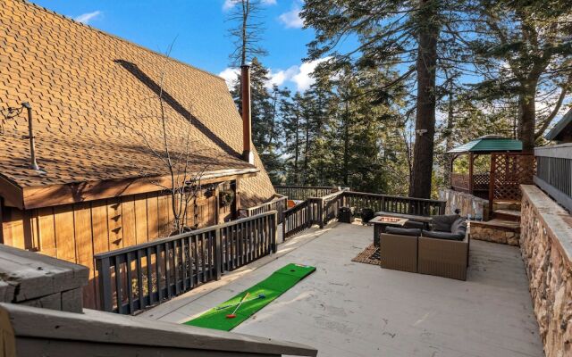 The Tranquil Pines A-frame Cabin Spectacular Views!