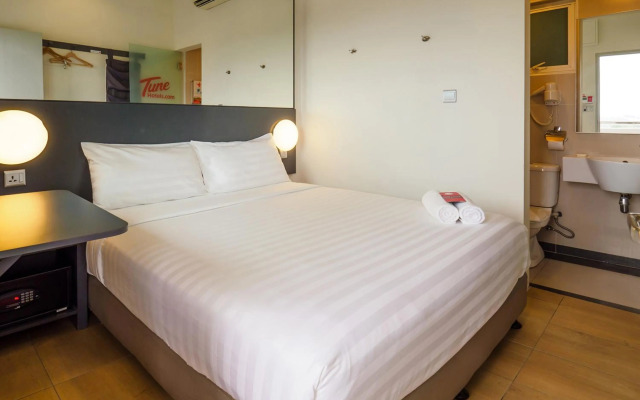 Tune Hotel KLIA Aeropolis