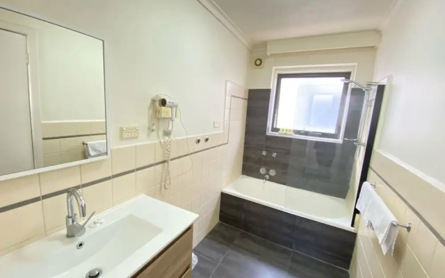 City Edge Serviced Apartments East Melbourne